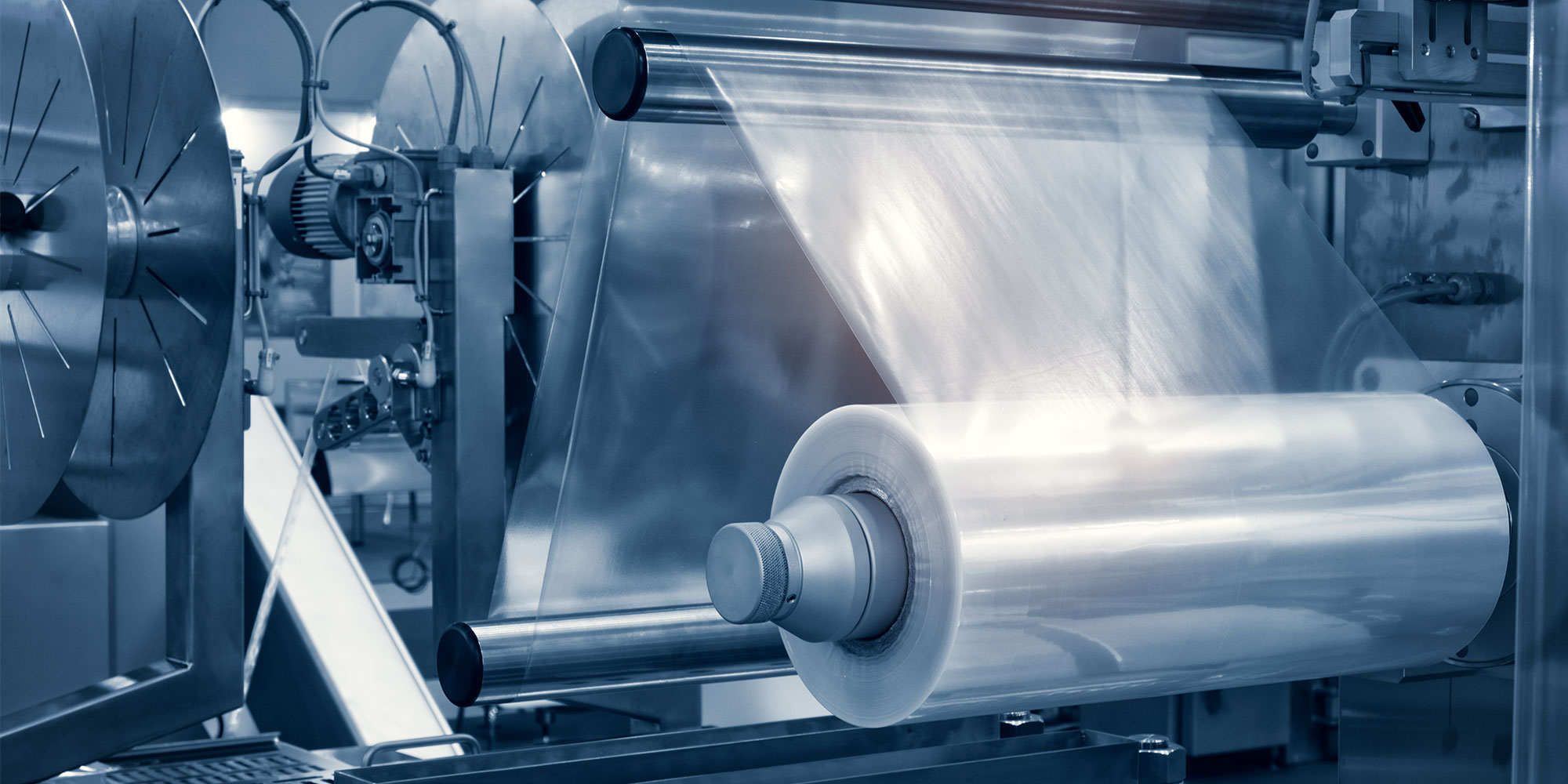 AHM Ambalaj | Türkiye’nin Lider Streç Film Üreticisi | Palet Streci, Döner Streç Film, Jumbo Streç Film, Super Power (SP) Makina Streci, Renkli Streç Film, Silaj Streci, PE Gıda Streci, PE El (Manuel) Streç Film Üreticisi | Endüstriyel, Gıda ve Tarımsal Ambalaj Çözümlerinde Yüksek Performans | Dayanıklı, Esnek, Şeffaf ve UV Dayanımlı Polietilen Streç Filmler | Yüksek Yapışma Gücü, Mükemmel Esneme ve Uzun Ömürlü Kullanım | Kalite, Güven ve Sürdürülebilir Üretim Anlayışıyla AHM Ambalaj – Türkiye’nin Güvenilir Ambalaj Markası